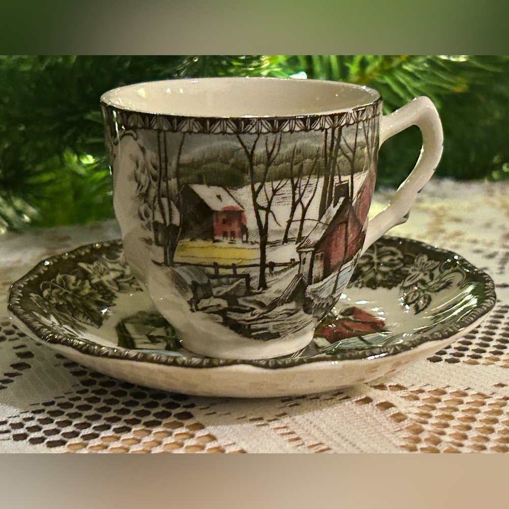 ☕️Cozy Johnson Bros. The Friendly Village Cup & Saucer - "The Ice House"❄️Flawed
